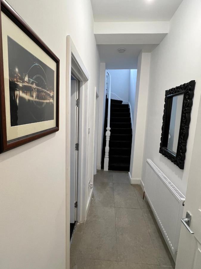 Holiday home 4 Bedroom Large & Modern Private House Location *